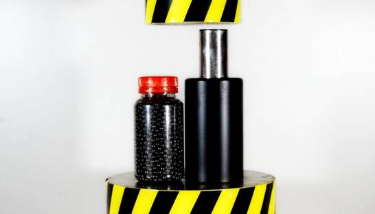 Гидравлический пресс против свинца в замкнутом пространстве: Эксперименты