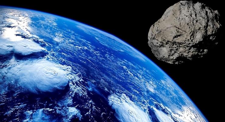 Астероид размером с Великую пирамиду в Гизе пролетел рядом с Землей