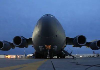 Два самолета сообщили о ярко-зеленом НЛО над Канадой