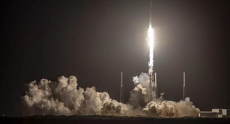 Илон Маск приостановил запуск Starlink, чтобы дать спутникам лазеры
