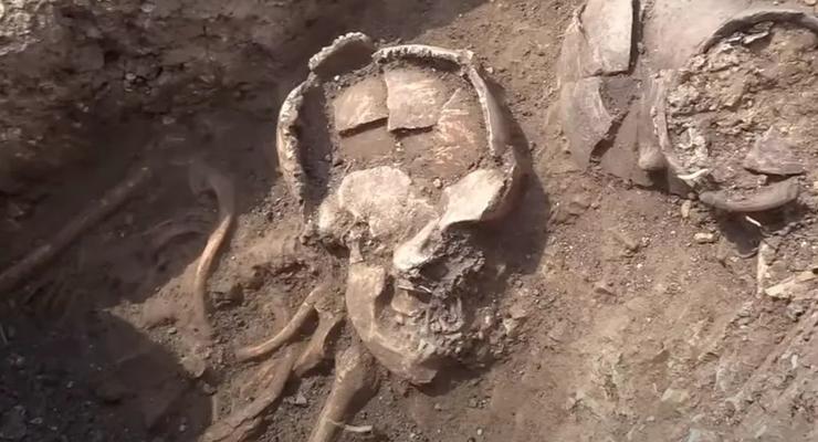 Обнаружены трансильванские скелеты с урнами для загробной жизни на головах