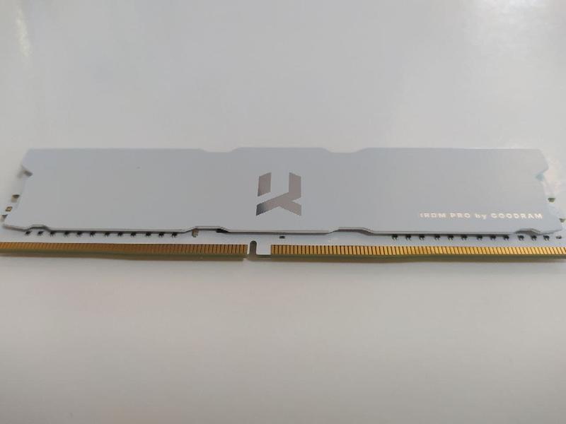 Белая память для геймеров: Обзор IRDM PRO DDR4 8GB