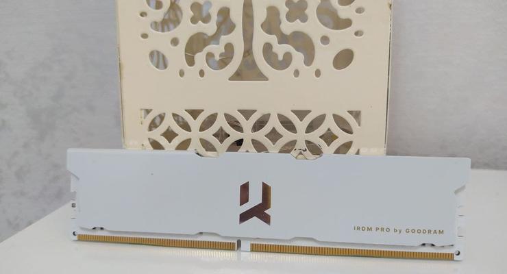 Белая память для геймеров: Обзор IRDM PRO DDR4 8GB