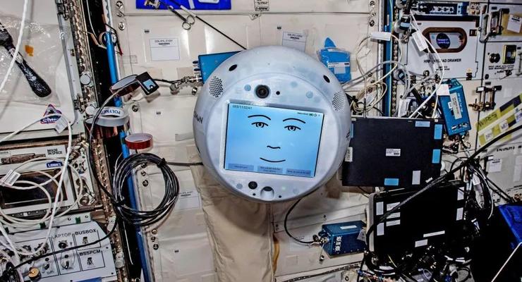 На МКС воскресят робота по имени CIMON