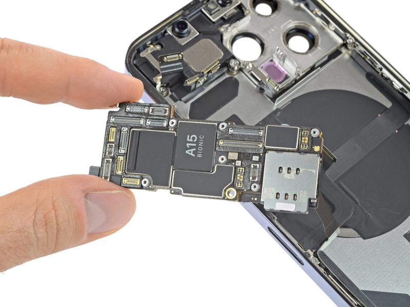 Трудно ремонтировать: Новый iPhone 13 Pro разобрали до винтика / ifixit