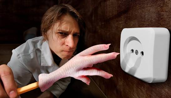 Что будет, если засунуть пальцы в розетку: Эксперименты