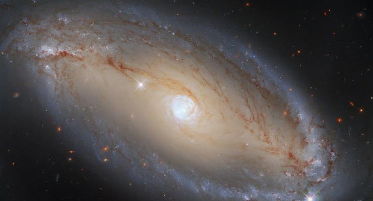 Телескоп Хаббла обнаружил небесный глаз