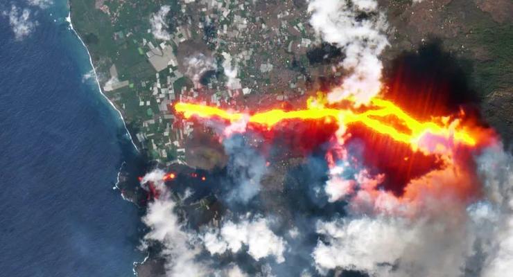 Фото дня: Спутники засняли новое извержение вулкана Ла-Пальма
