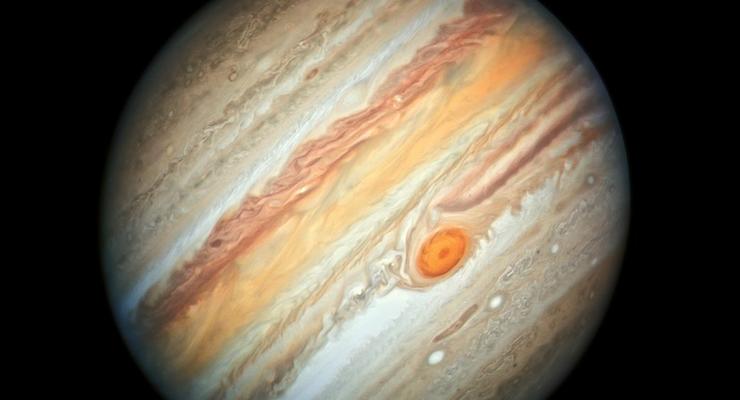 Большое красное пятно Юпитера оказалось глубже, чем считалось