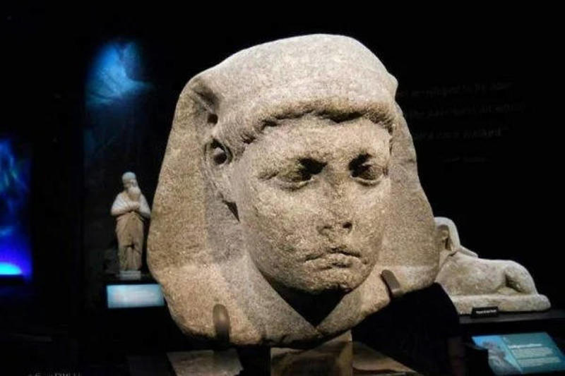 Статуя Цезариона / Wikimedia