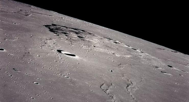 Ученые поняли, как остывала Луна