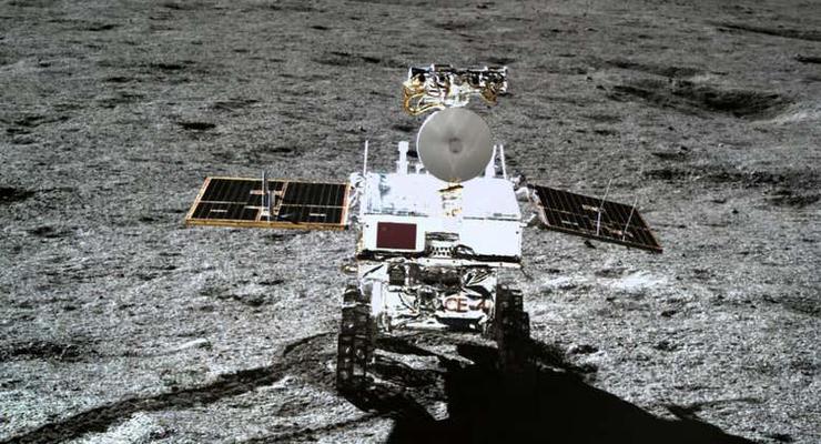 Китайский луноход обнаружил липкую почву на обратной стороне Луны