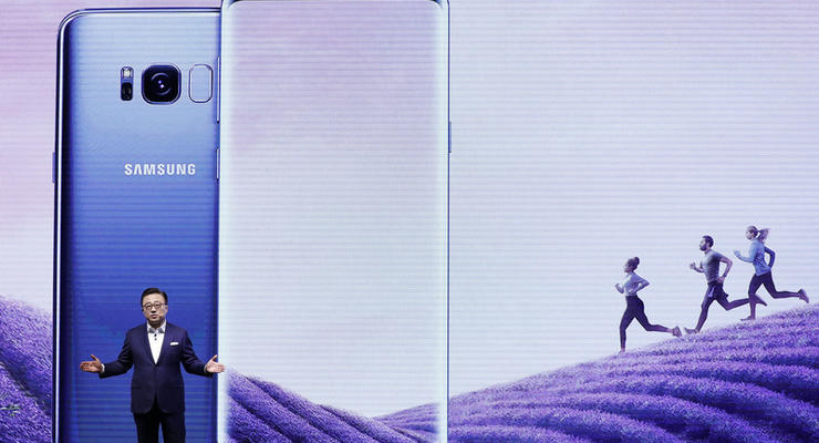 Из-за войны в Украине Samsung выпустит меньше телефонов