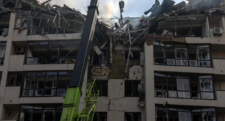 Обстріли в Україні: як допомогти людині під завалами будівлі