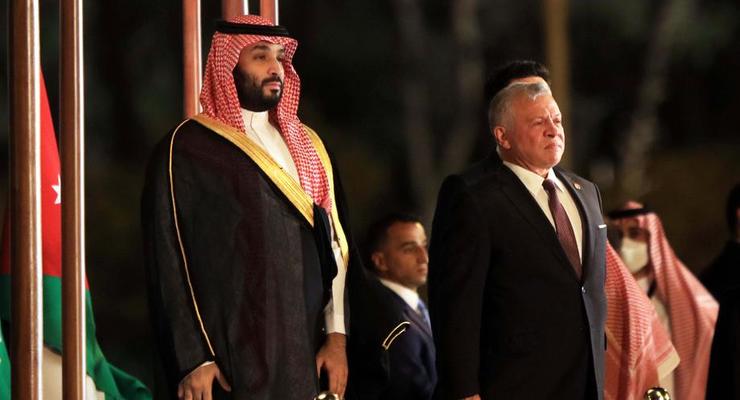 Длина 120 км и своя ж/д: Принц Саудовской Аравии хочет построить зеркальные небоскребы