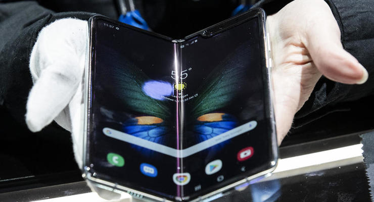 Samsung показала на видео сборку своей новинки Galaxy Fold 4