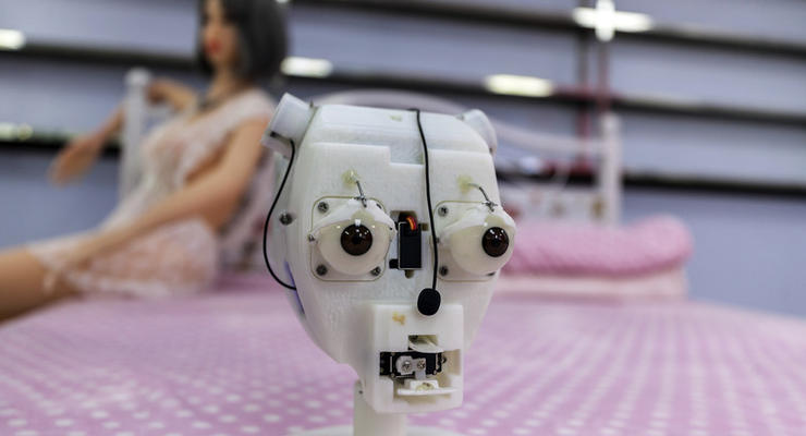 Британський робот розповів, чи захоплять андроїди світ