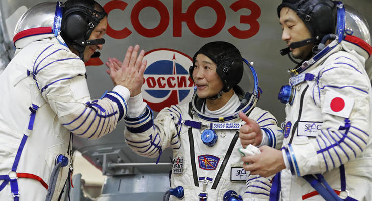 Мошенник притворился русским космонавтом и выманил деньги "для возвращения на Землю"