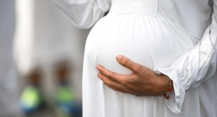 Преждевременные роды и осложнения: беременным украинкам следует вакцинироваться от COVID