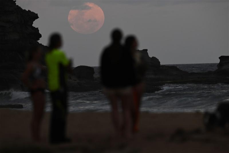 Лунное затмение в Австралии - фото EPA/UPG