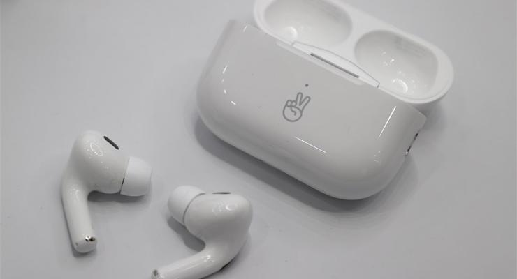 Бездротові навушники можуть замінити слухові апарати