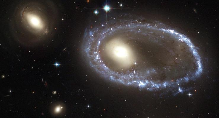 Столкновение трех космических галактик попало на фото