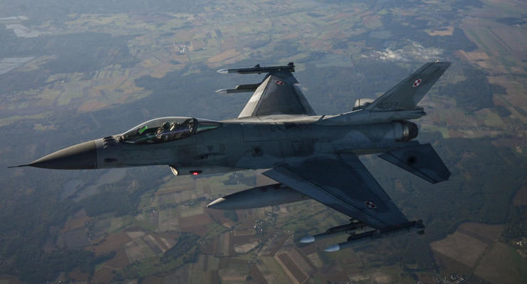 Американський пілот візуалізував дуель F-16 і російського Су-35