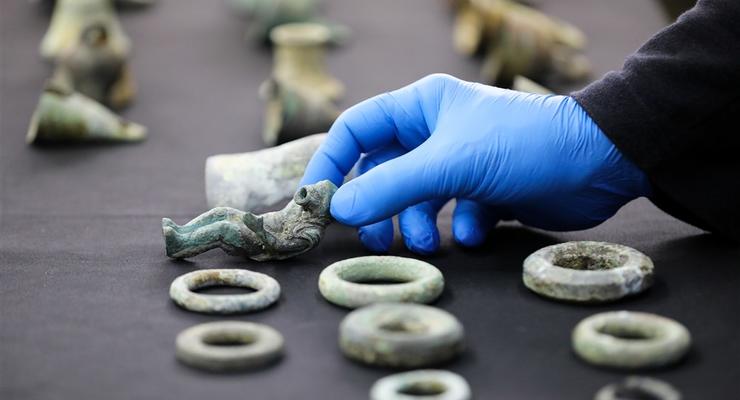 На Оболонському острові в Києві знайдено стародавні артефакти