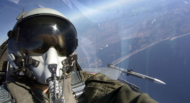 ЗСУ почали самопідготовку на винищувачі F-16 - пілот
