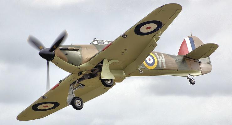 Под Киевом нашли 8 британских истребителей Hawker Hurricane