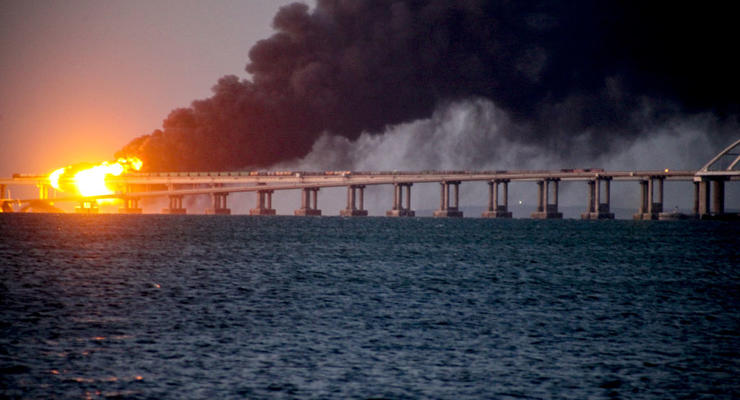 Искусственный интеллект нарисовал взрыв на Крымском мосту: фото