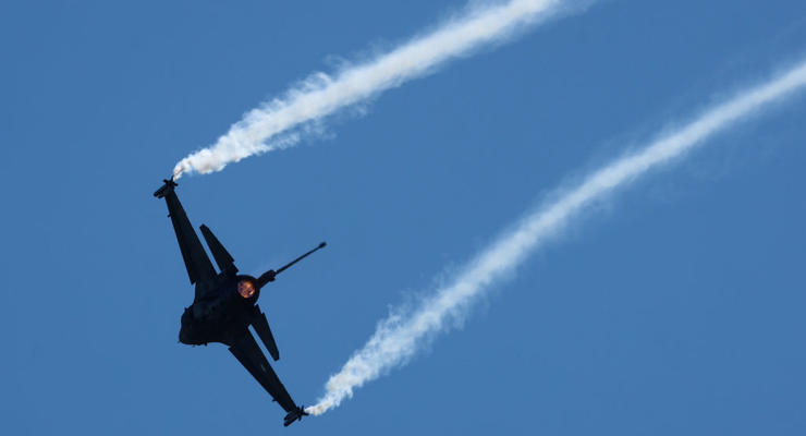Сколько нужно научить людей для защиты неба Украины на  F-16