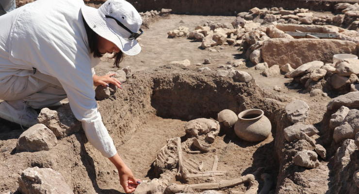 На могильнике Остров под Киевом вскрылись артефакты 3-4 веков