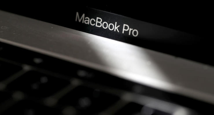 Apple "поховала" кілька MacBook Pro