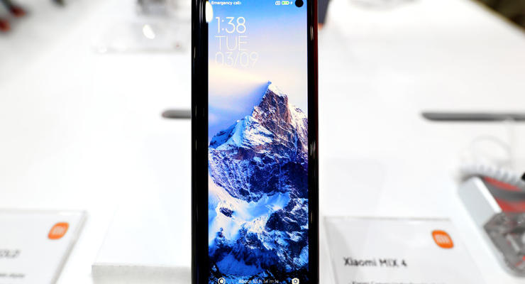 Xiaomi готовит конкурента Samsung Galaxy Flip 5