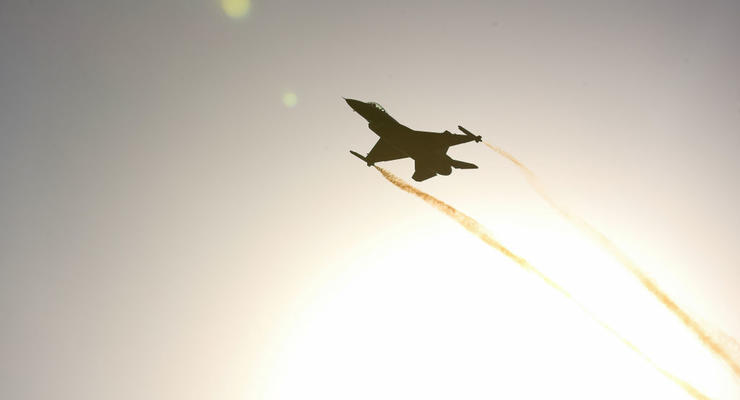 Оборона неба и гроза фронта: летчики ВСУ освоят истребители F-16 за 3 месяца