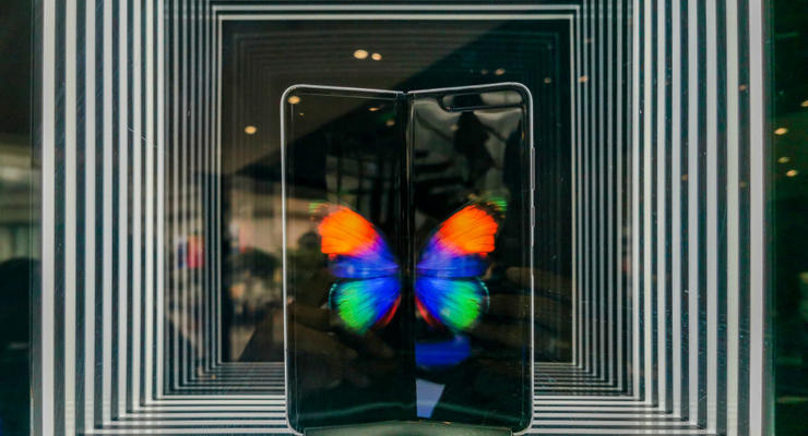 "Пенсия": Samsung прекращает поддержку оригинального Galaxy Fold