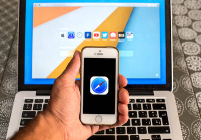 Через фейкові Safari та Chrome поширюється програма-викрадач