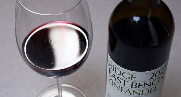 Таємницю розкрито: чому від червоного вина болить голова