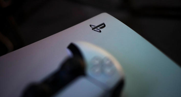 Оригінал не сподобався: блогер створив свою приставку PS5 Slim
