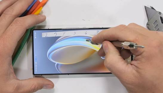 "Разрушитель смартфонов" провел тест на крепость Nubia Red Magic 9 Pro