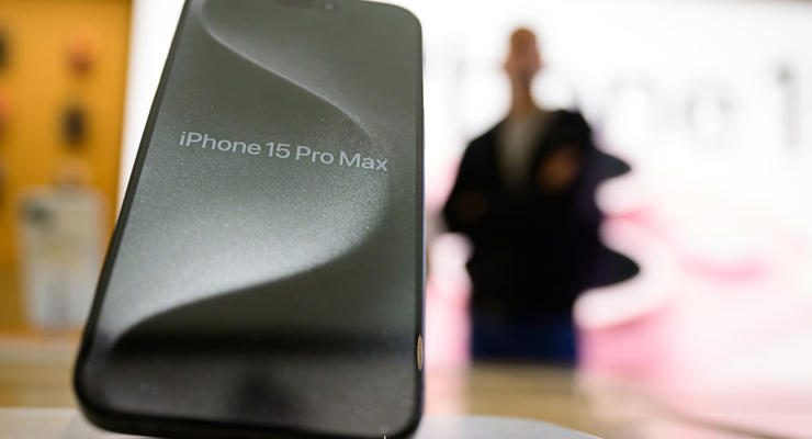 Кабель iPhone 15 Pro Max загорелся во время зарядки