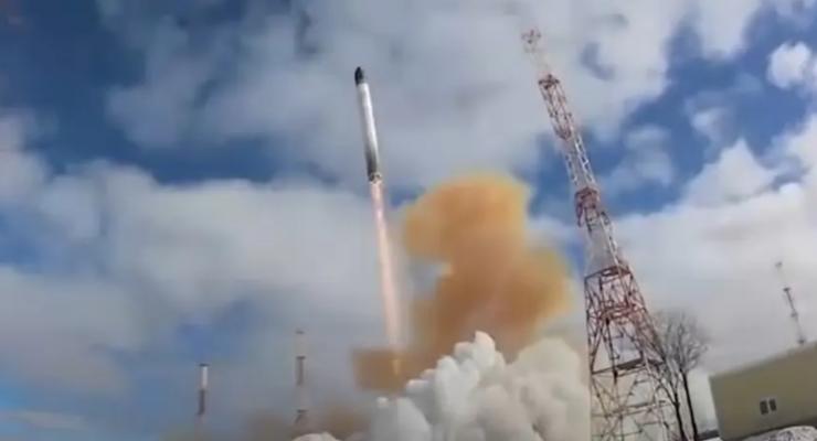 Ганьбляться: військовий експерт розкритикував російську ракету "Сармат"