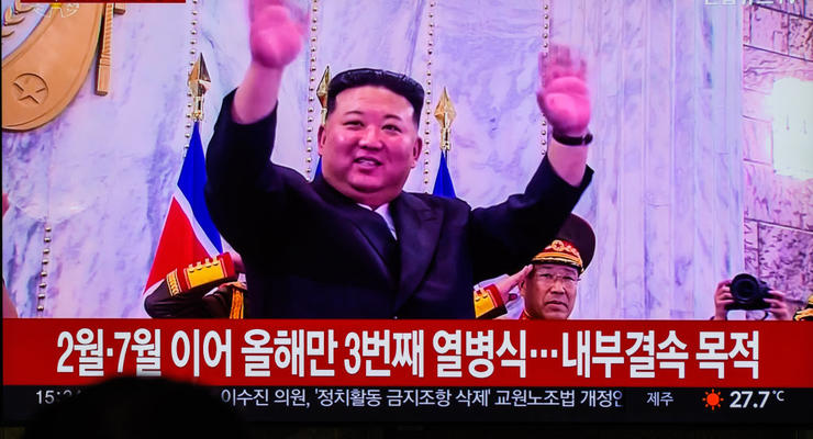 25 девственниц: Ким Чен Ын собирает себе "отряд удовольствия"