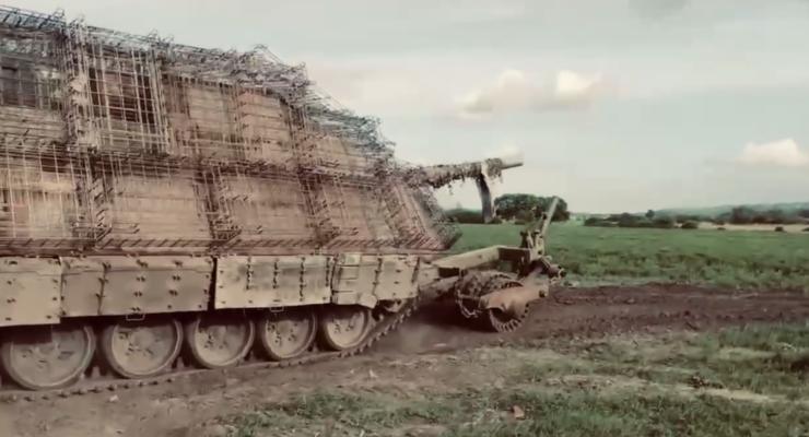 Оккупанты превратили свой танк в очередное чудовище: видео