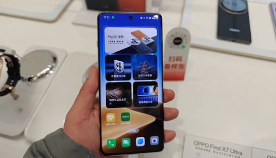 Назван смартфон, который быстро заряжается и долго работает