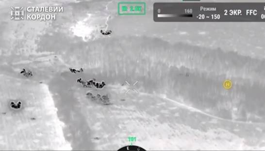 Бешеный обстрел: наш БТР прорвался через артиллерию и мины оккупантов