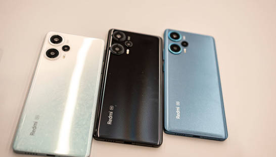 Эти смартфоны-середнячки покупают многие: список