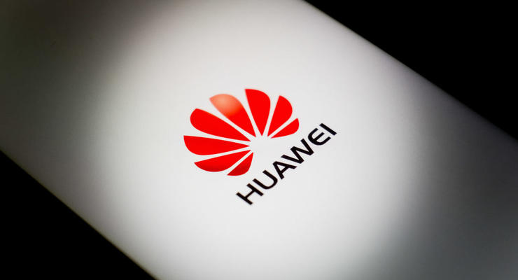 Смартфон-трансформер: засвітився телефон Huawei з потрійною складкою