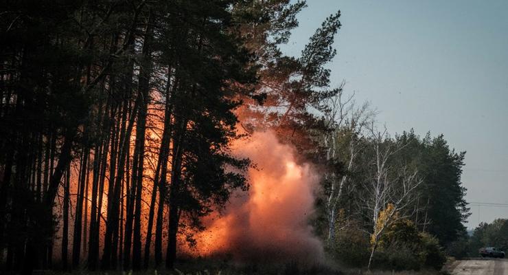 Окупант роздягнувся до трусів: бліндаж РФ відвідала фугасна бомба